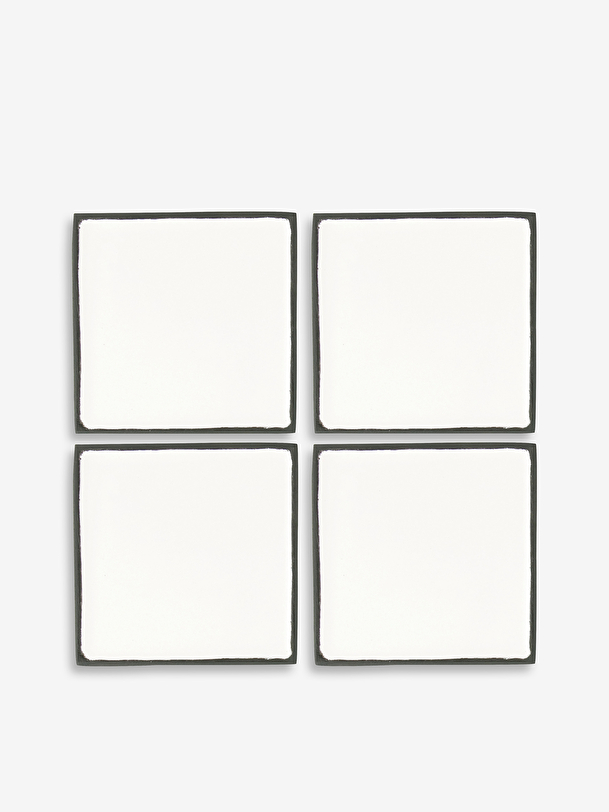 4 croki coasters black white